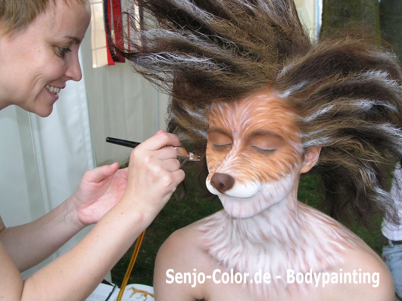Senjo Color Body Painting Color Application Example